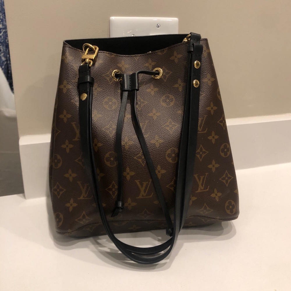 Louis Vuitton Neo bag
